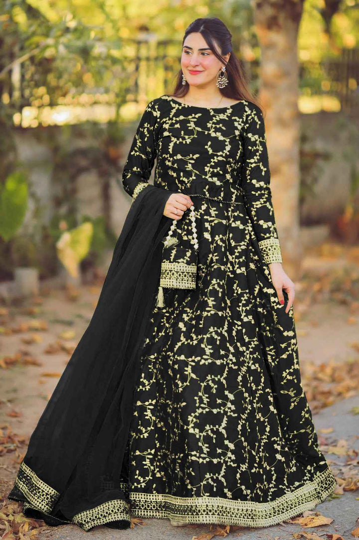 Embroidered Lehenga With Potli Bag